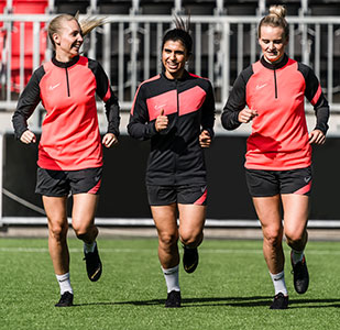 Nike ladies Academy 20 Drill top